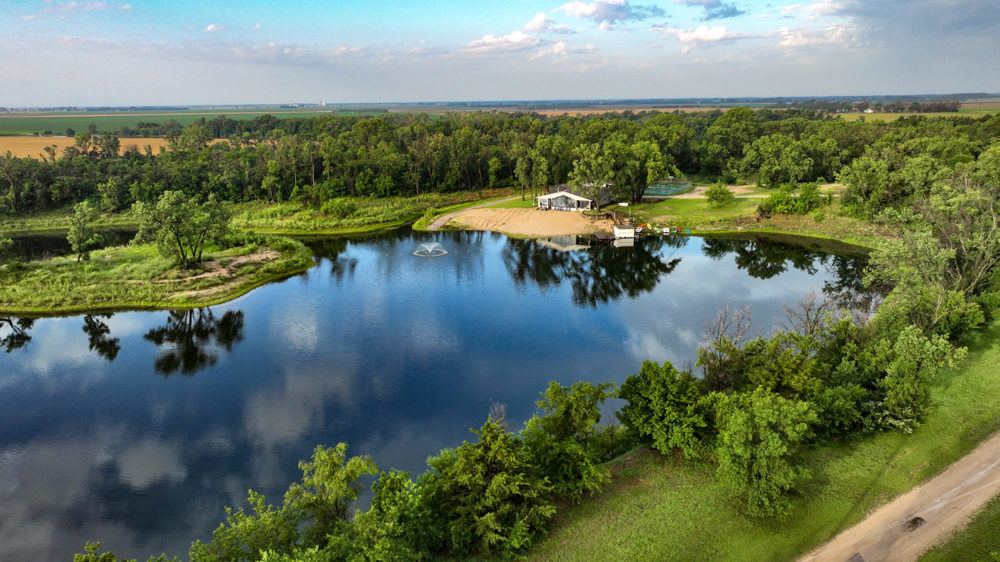 Lakefront Retreat 30 Minutes From Wichita, view 3