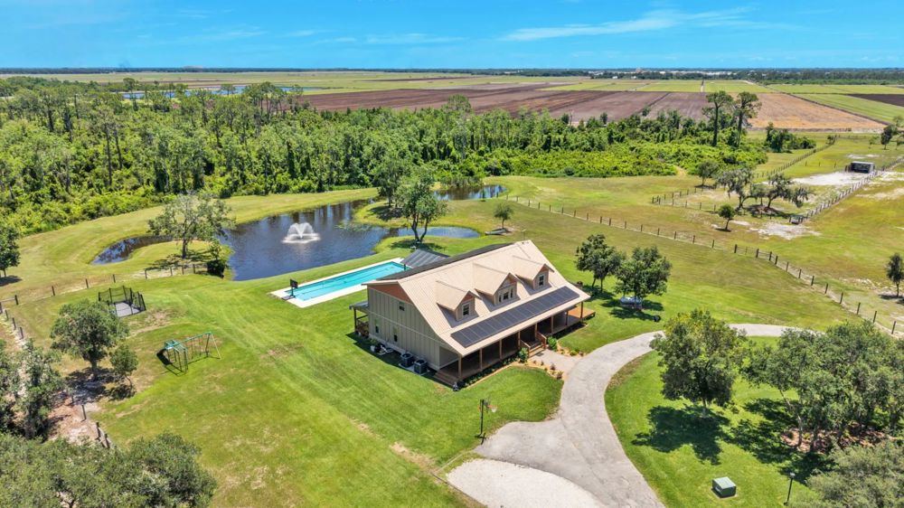 20-Acre Florida Country Estate near Sebring Intern, view 3