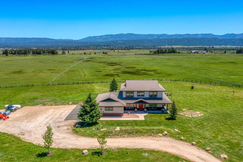 Cascade Hot Springs Estate, primary view
